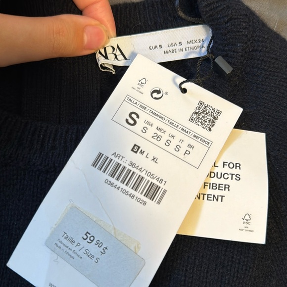 Zara Black/Navy Wool Blend Knit Sweater w/ Back Zipper - Picture 4 of 4